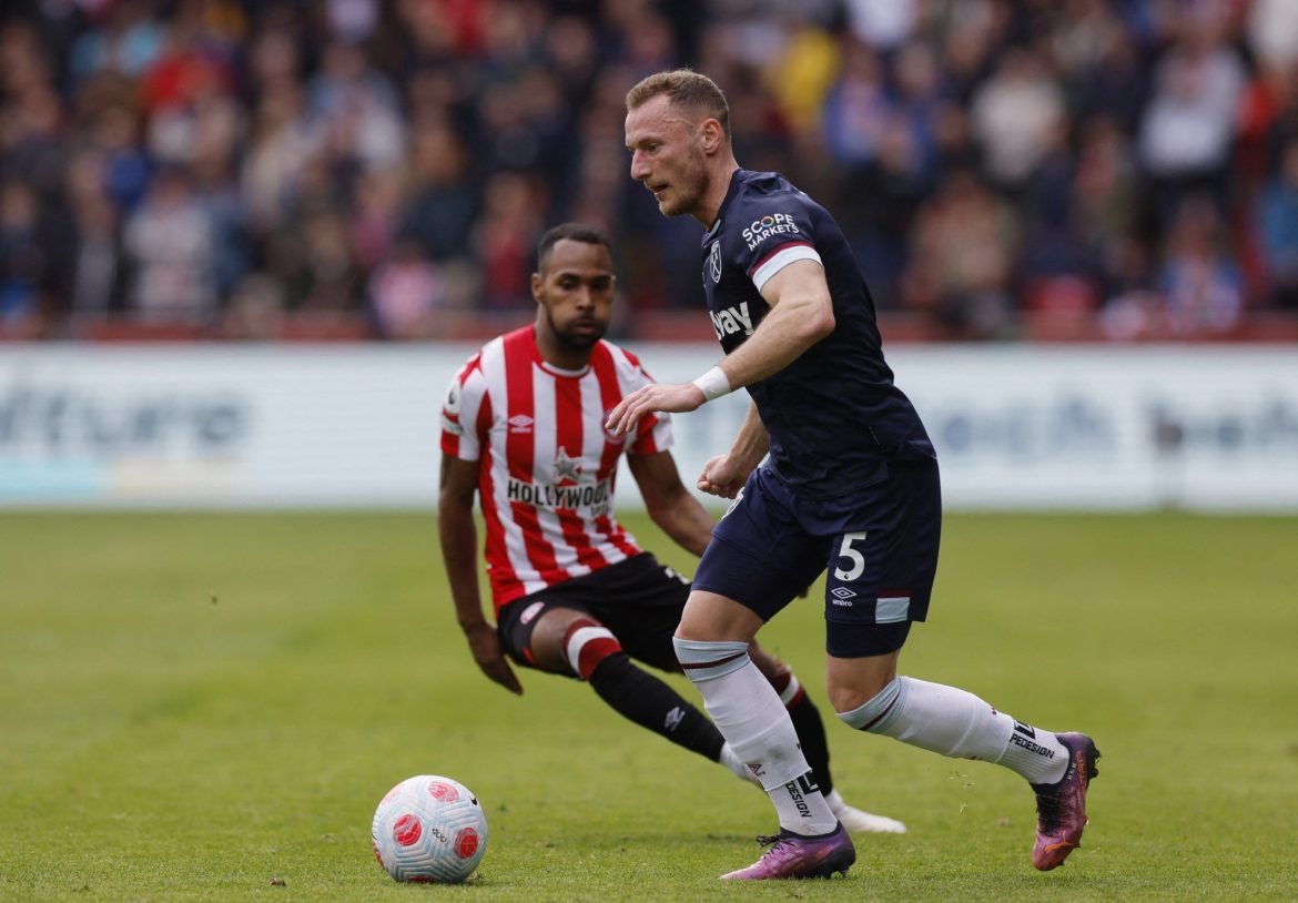 West Ham: Moyes must unleash Coufal v Lyon