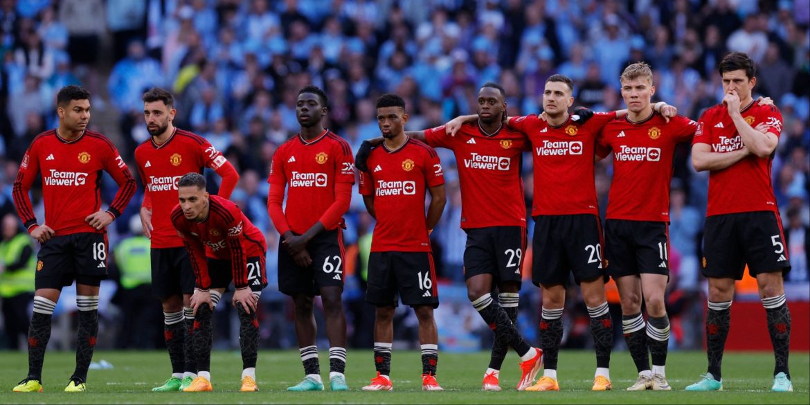 LaLiga club make bid: Amorim must sell Man Utd dud who’s worse than Zirkzee